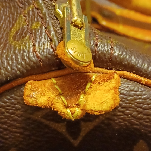Authentic LV Speedy 35 - Picture 9 of 14